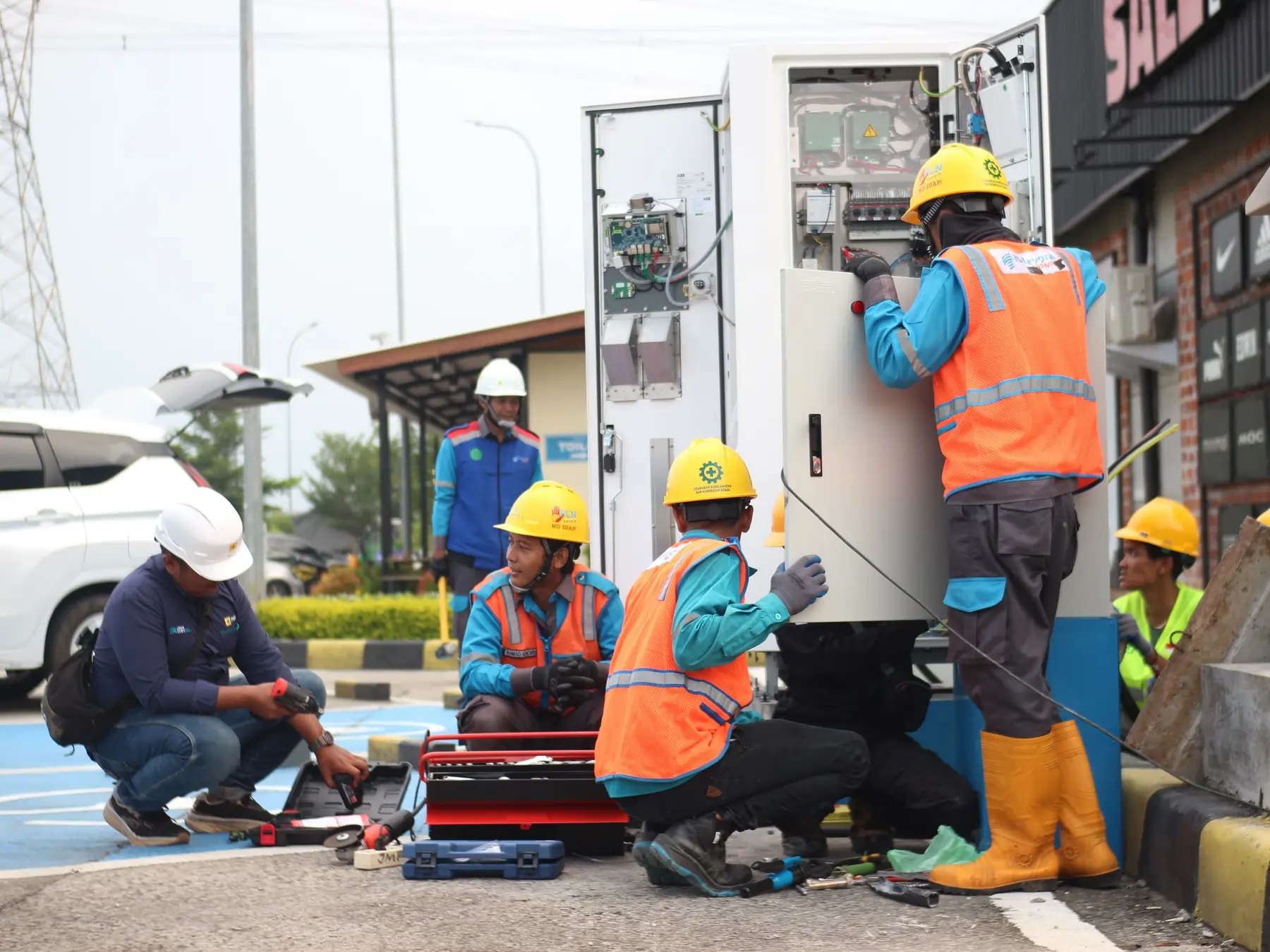 gaji pln bagian lapangan